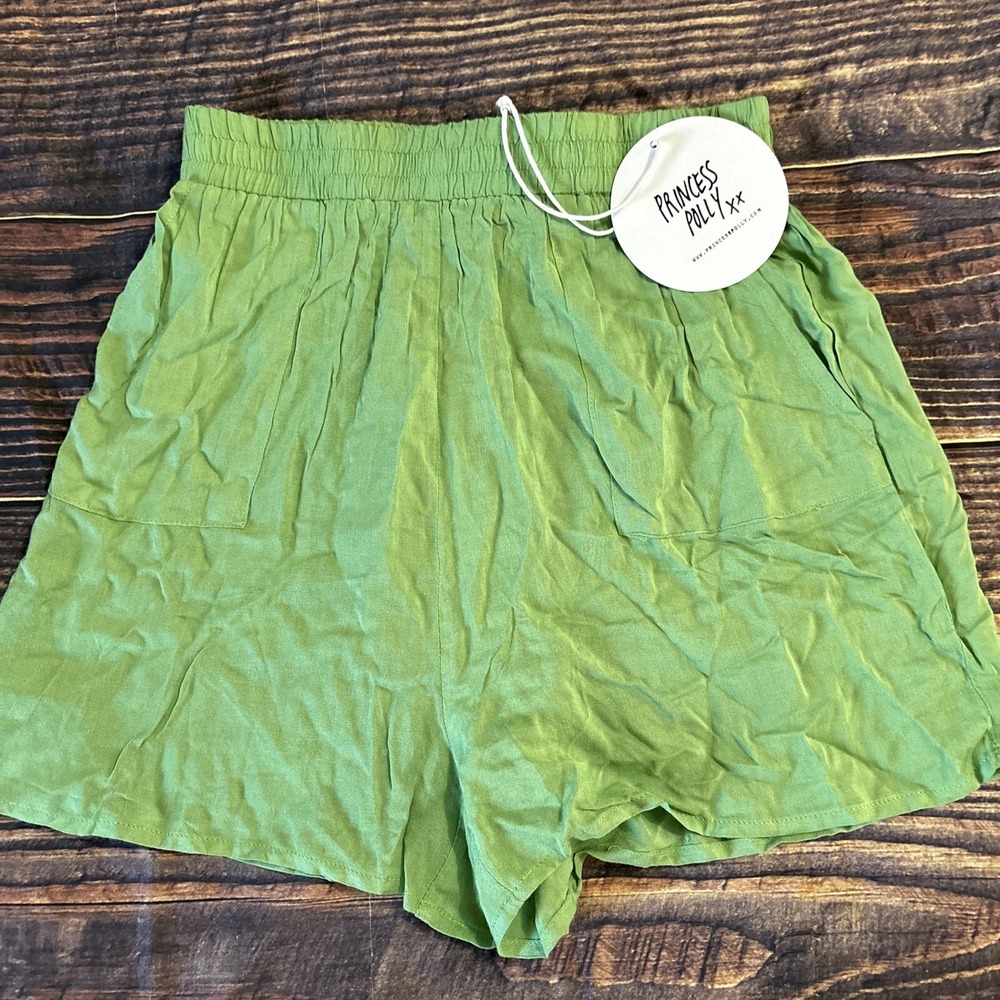 NWT Princess Polly Green Pull On  High Rise shorts W Pockets  Size 4